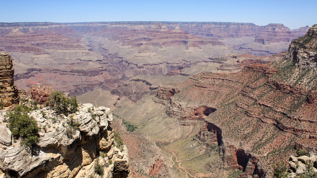 Ausblick auf eine Schlucht am Grand Canyon