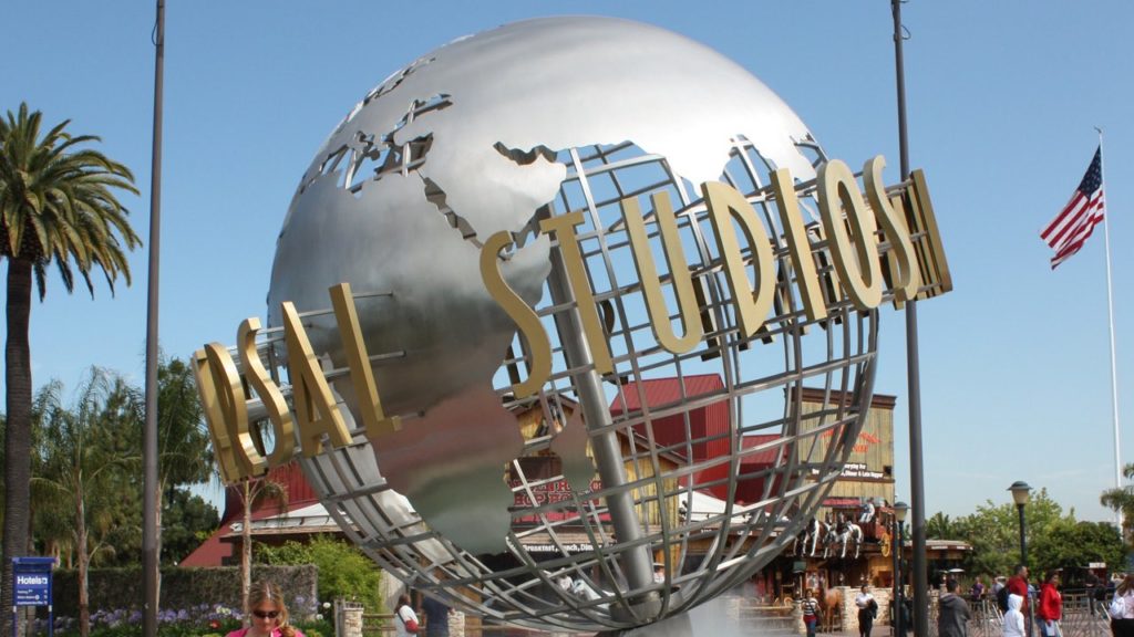 Globe vor den Universal Studios Hollywood.